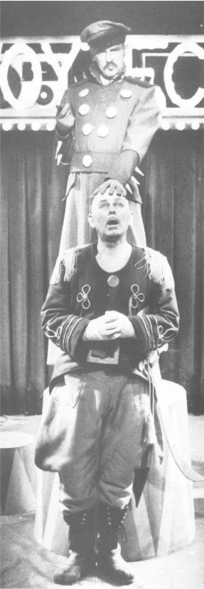 Nils Vogt og Knut Øvrig i Woyzeck.jpg