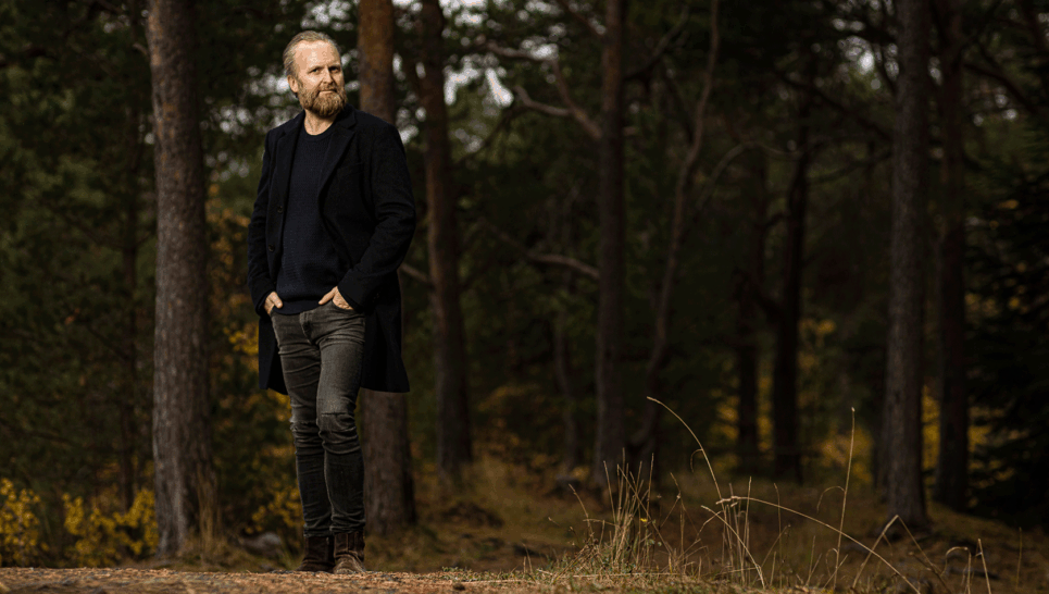 Jon-Bleiklie-Devik-i-skogen.png Jon-Bleiklie-Devik-i-skogen.png